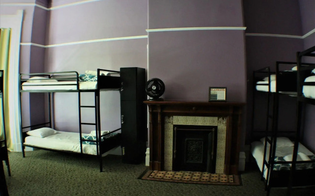 HI Sacramento Hostel