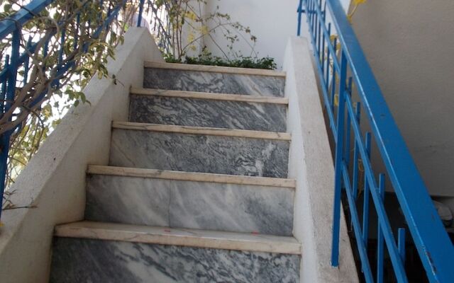 Room in Guest Room - Private Room on a Terrace With Garden