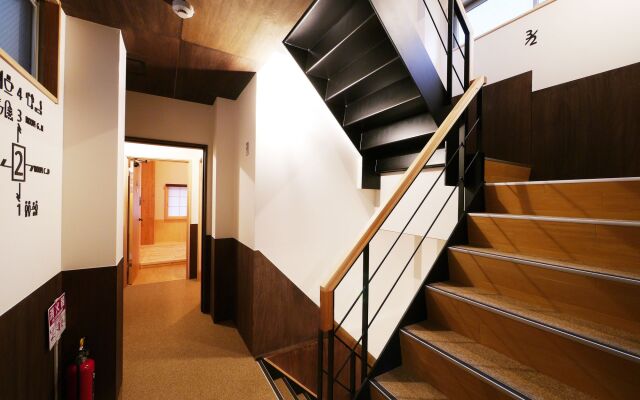 Poly Hostel 2 Namba