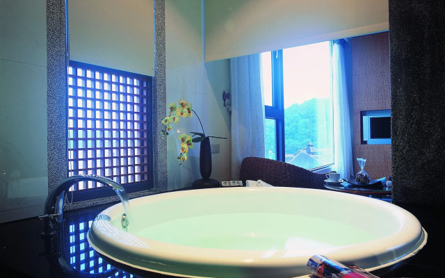 Einhan Resort