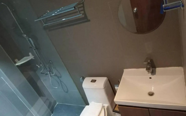 Collection O The Bangkok Airport Link Suite