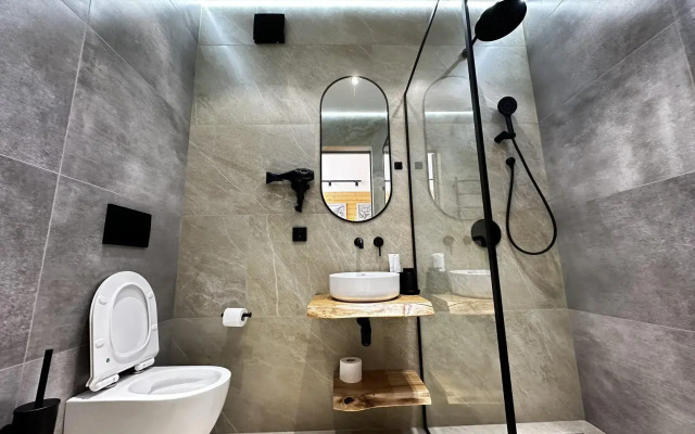 River & House (Ривер Хаус)