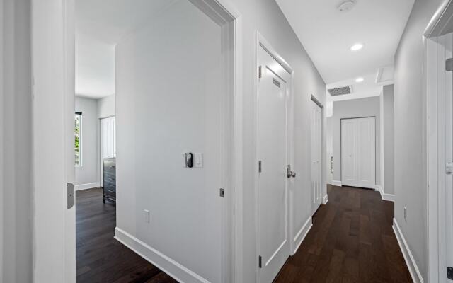 Luxury Tampa Home w/ Pool, Jacuzzi & Amenities