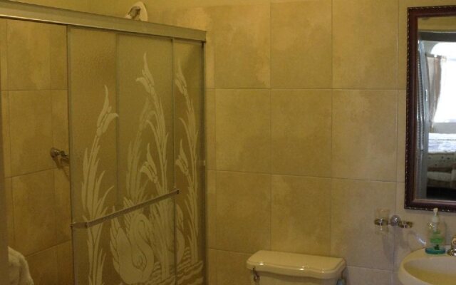 Retreat Guesthouse Luxury Suites