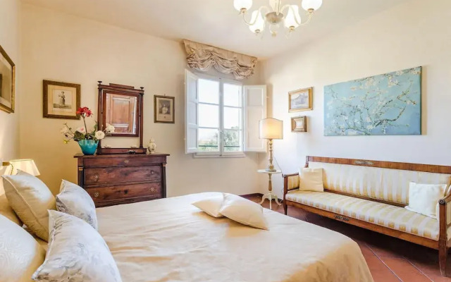 Casa Emy in Lucca With 3 Bedrooms and 2 Bathrooms