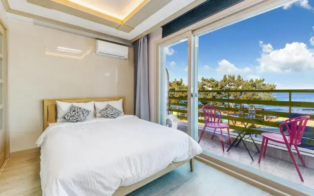 Yangyang Haettuneonchangmoon Pension