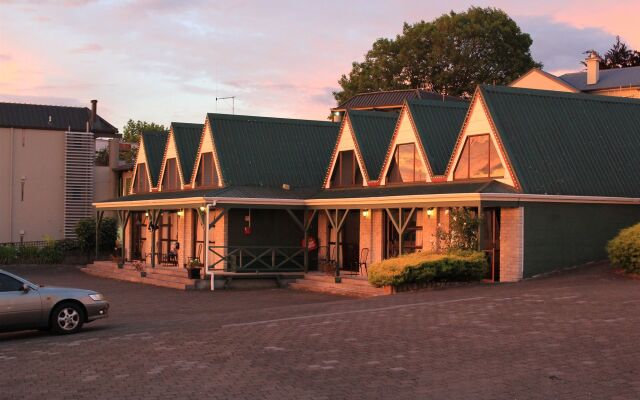 Gables Lakefront Motel