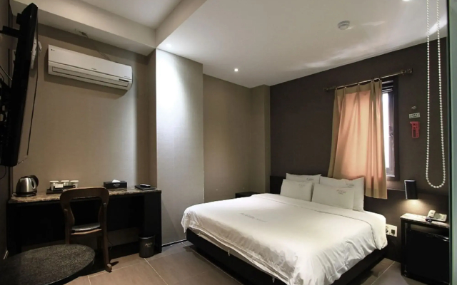 Hotel Almond Busan Station