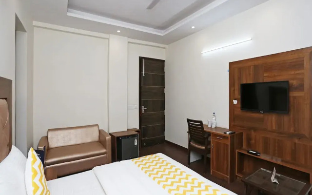 OYO 14482 Live Inn