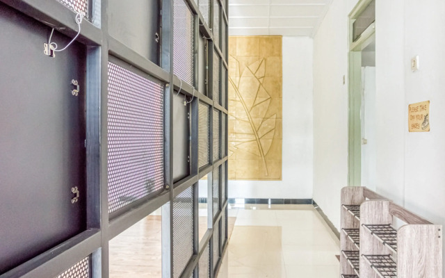 RedDoorz Hostel near Tugu Train Station