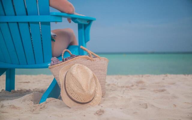 Hideout Suites - steps from Eagle Beach