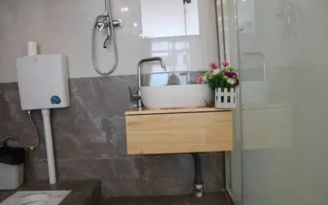 Xinyang Dongpeng Hotel