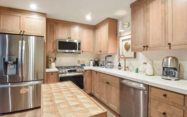 Modern Tahoe Treasure