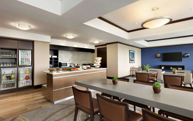 Hilton Baltimore BWI Airport