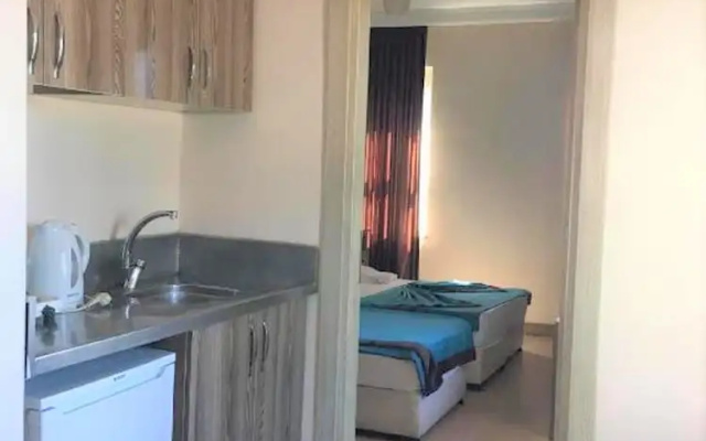 Beach Front Apartment Close to Centre of Side With all you Desire Sleeps up to 4