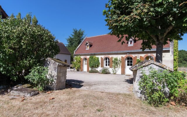 Cosy Holiday Home In Montrichard With Shared Pool
