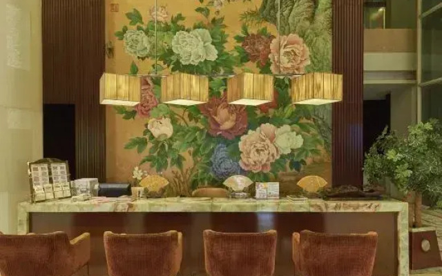 Floral Hotel · YunFu City King Royal Hotel