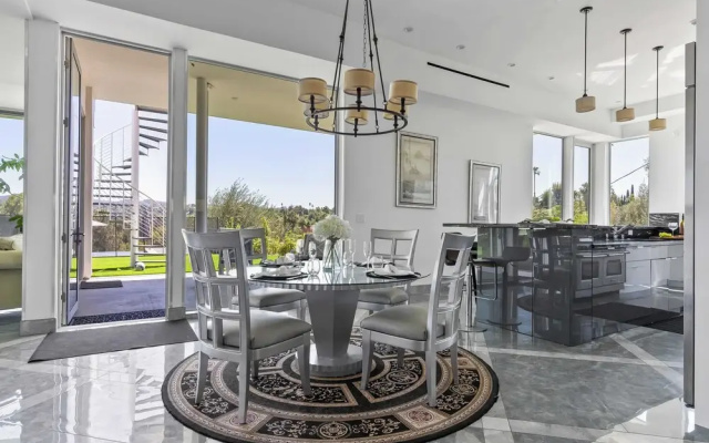 Luxe LA Escape w/ Pool, Views & Game Room Alta Vista Estate by Avantstay