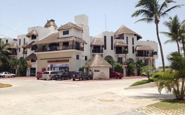 Les Alizes 50mt from the beach by Alex