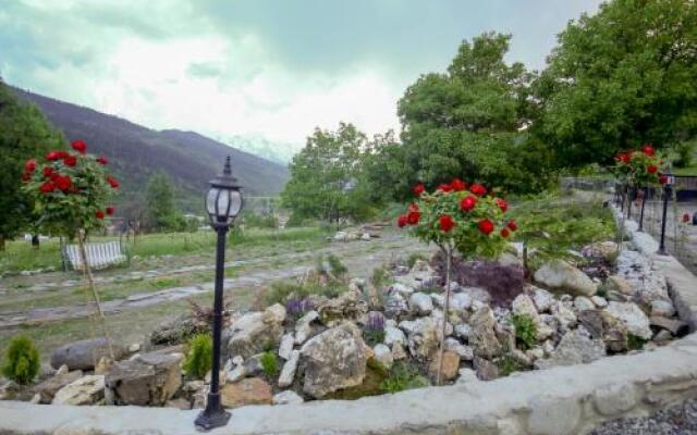 Roza’s Guest House
