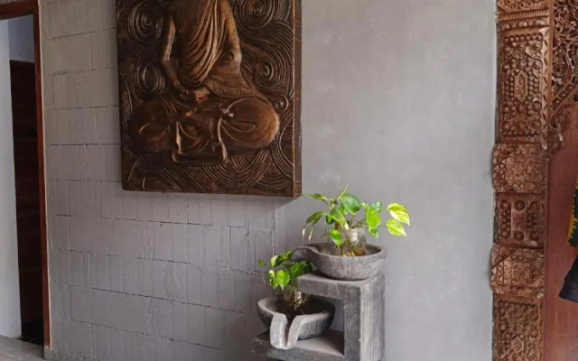 OYO 4016 Tan Jokteng Guest House