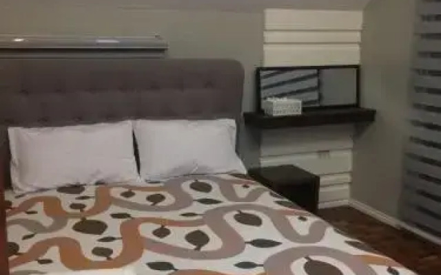 Hillary Timog Park Homes