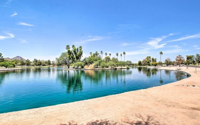Sunny Scottsdale Townhome - Walk to Trolley & Lake