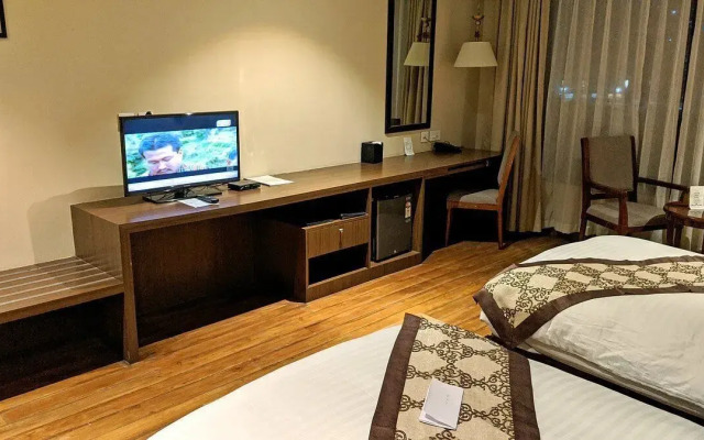 Ariya Hotel