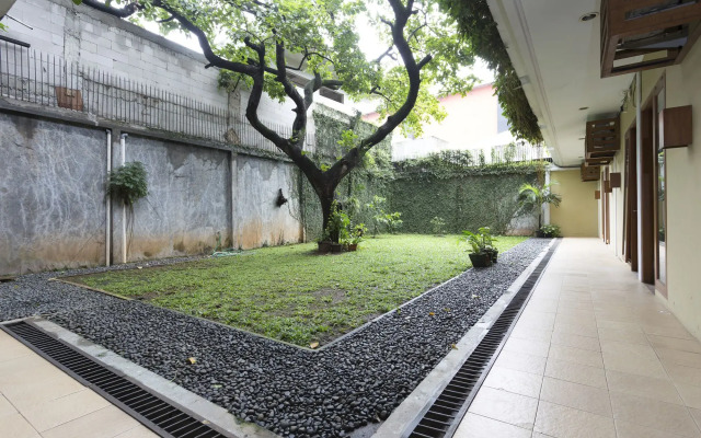 RedDoorz Plus near Cilandak Town Square 2