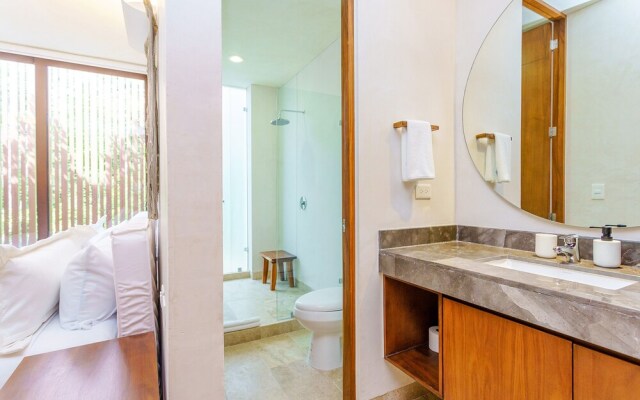 Jungle Luxury in Private Residential Area & Stunning Rooftop by Stella Rentals