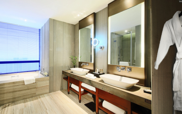HUALUXE Wuxi Taihu by IHG – Guest Rooms – Wuxi