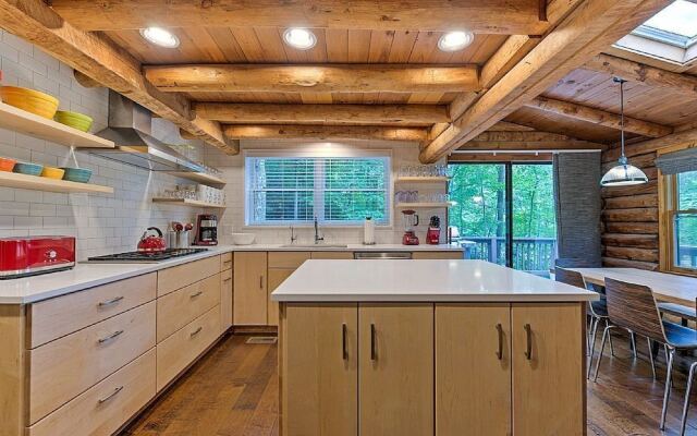 Mountain Cove 7 Bedroom Home