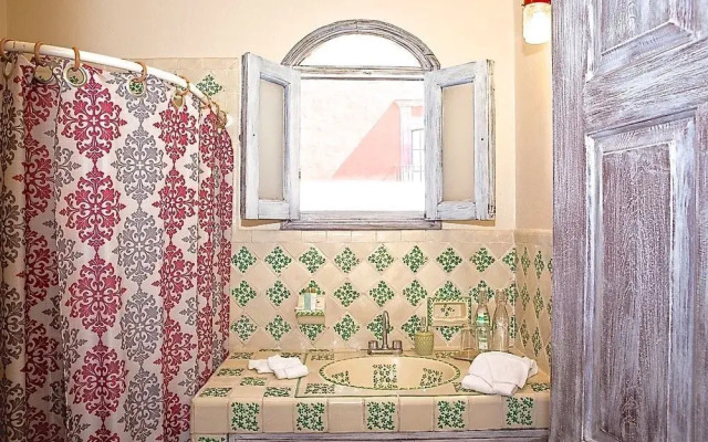 Haiku Hotel Unico