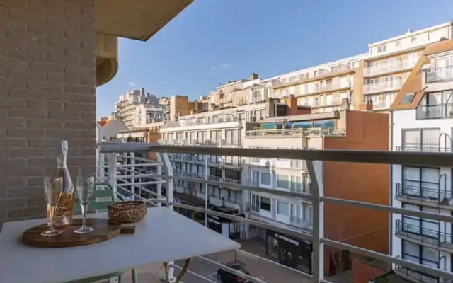 Bright Apartment With 2 Terraces Close to Beach