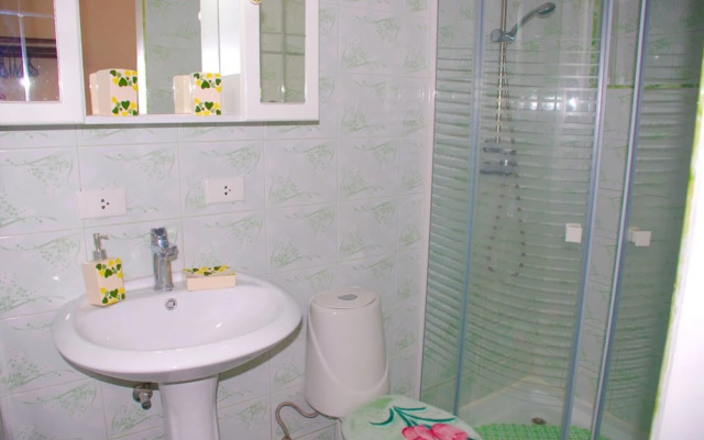 Kenia Colonial House