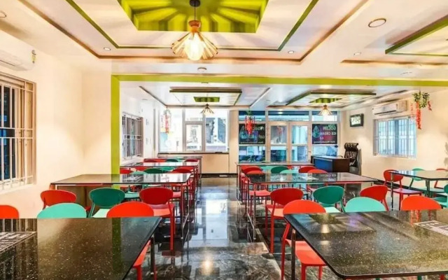 Hotel Karnataka Suites