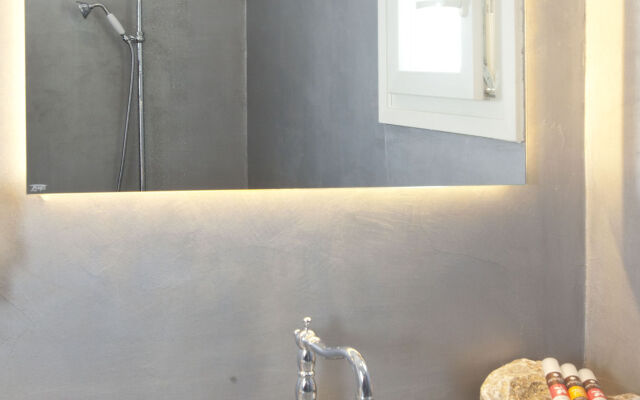 Naxos Euphoria Suites