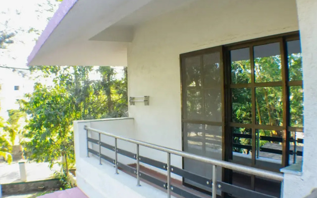 OYO 13328 Rainwood Residency