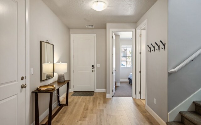 Sunnyside Retreat at Escondido by RedAwning