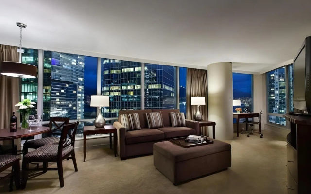 Auberge Vancouver Hotel