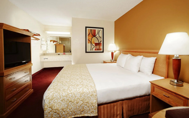 Whispering Hills Inn