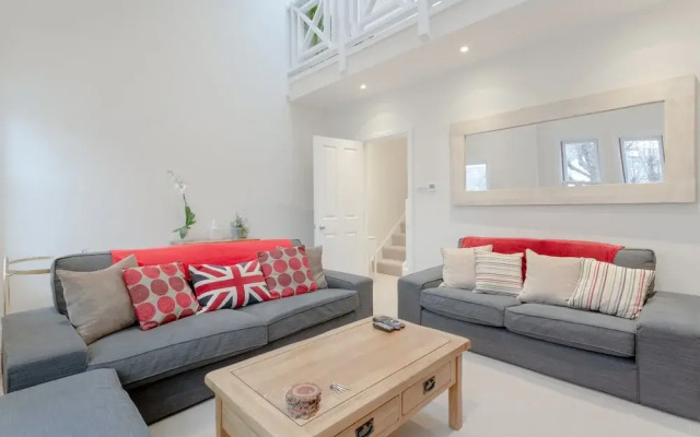 Spacious 2 Bedroom in Battersea