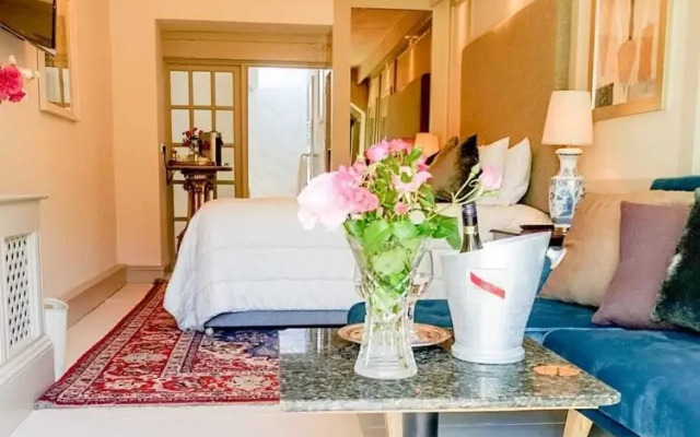 Cedar House Boutique B&B