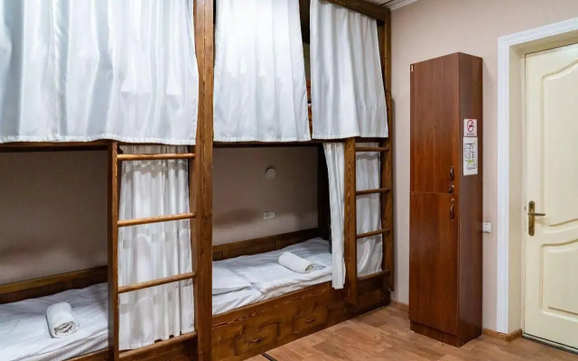 Gallery B&B Hotel (Галерея)