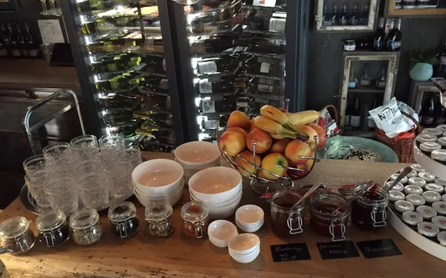 Weinbar und Hotel FahrAway