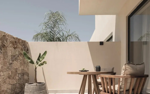Seven Rocks Suites