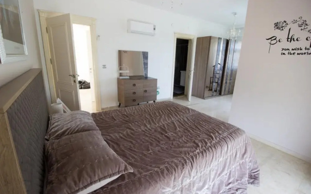 Villa Helios 1 by Elm