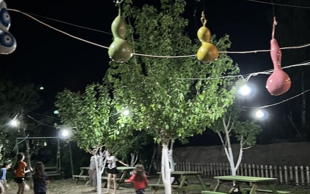 Adrasan Parlak Evleri