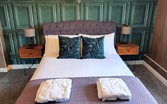 The George Country Inn