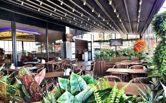 Royal Life Exclusive